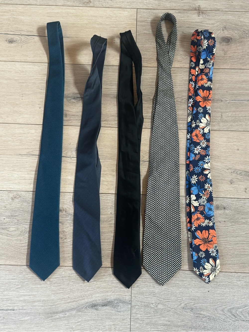 Lot of 5 men’s ties